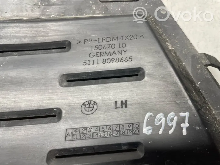 BMW 5 G30 G31 Mascherina inferiore del paraurti anteriore 8098665