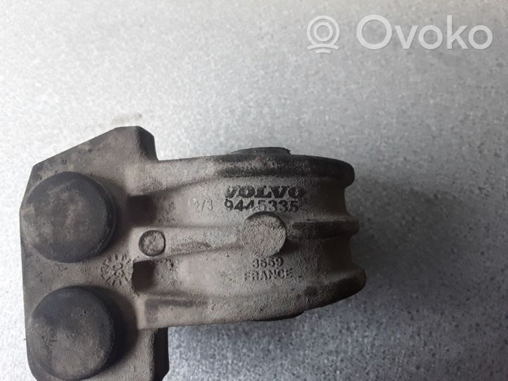 Volvo V70 Supporto di montaggio del motore 9445335