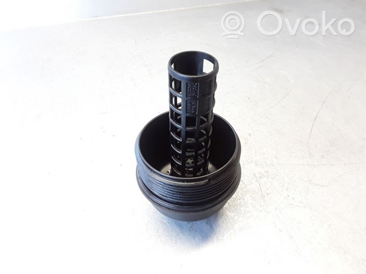 Volvo XC70 Oil filter cover 