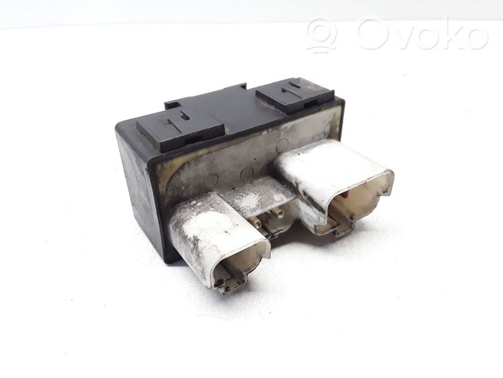 Volvo S70  V70  V70 XC Relais de ventilateur de liquide de refroidissement 8442934