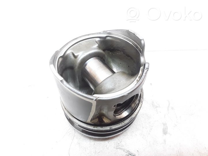 Volvo V50 Piston 