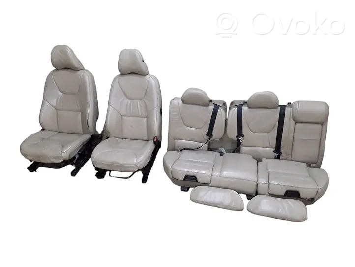 Volvo XC70 Seat set 