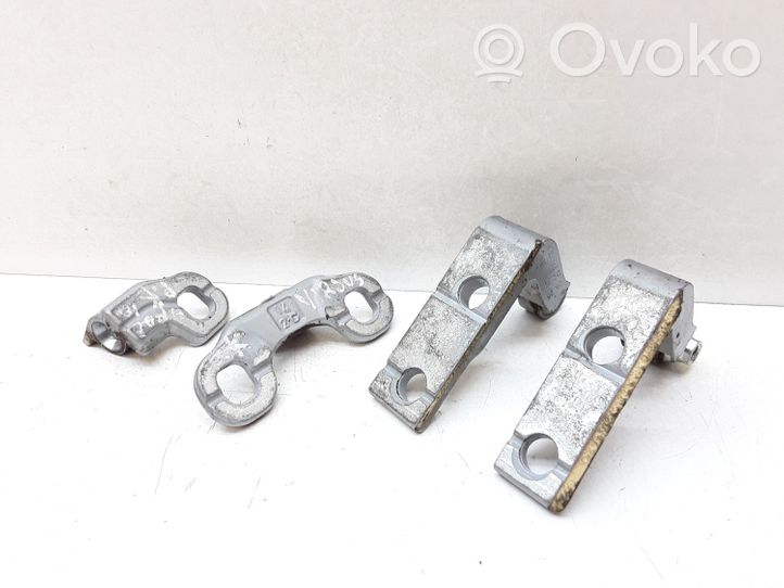 Volvo V40 Kit de charnières de porte avant 31352690