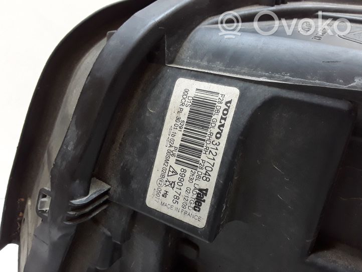 Volvo XC90 Lampa przednia 31217048