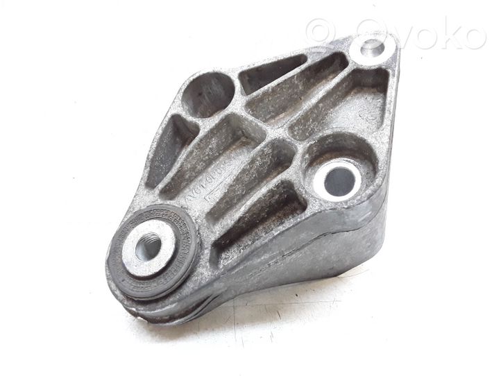 Volvo V40 Supporto di montaggio scatola del cambio AV616P093NA