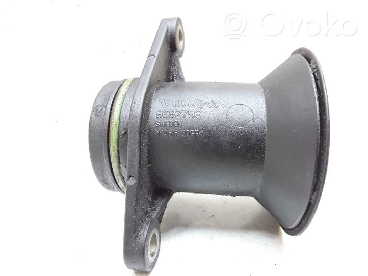 Volvo V70 Oil filler cap 8692796