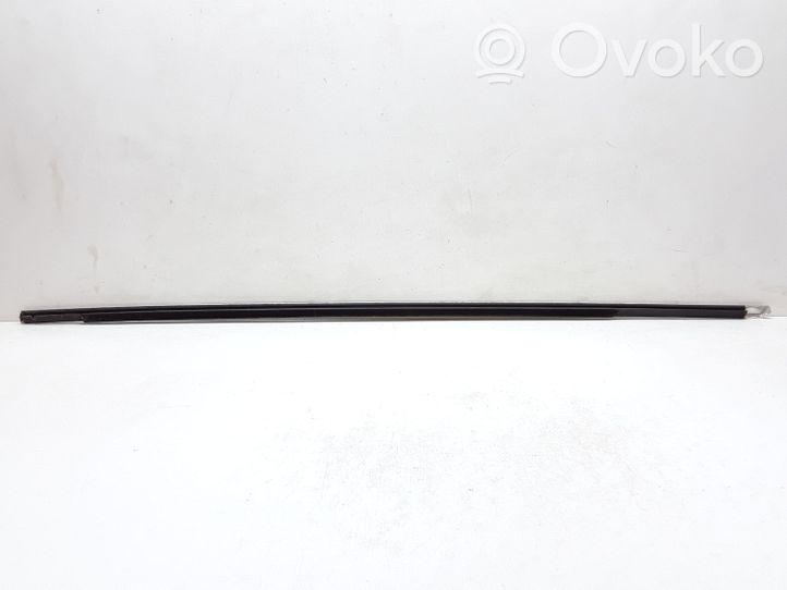 Volvo XC60 Rivestimento modanatura del vetro della portiera anteriore 31297679