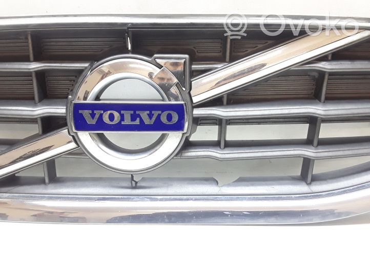 Volvo S60 Grotelės viršutinės 31333690