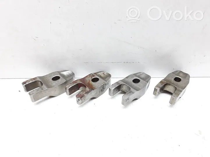 Volvo S60 Support de pince d'injecteur de carburant 