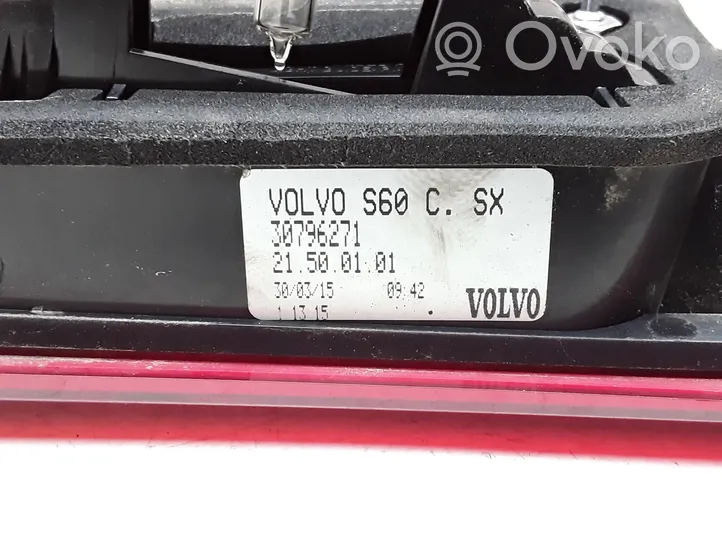 Volvo S60 Galinis žibintas dangtyje 30796271