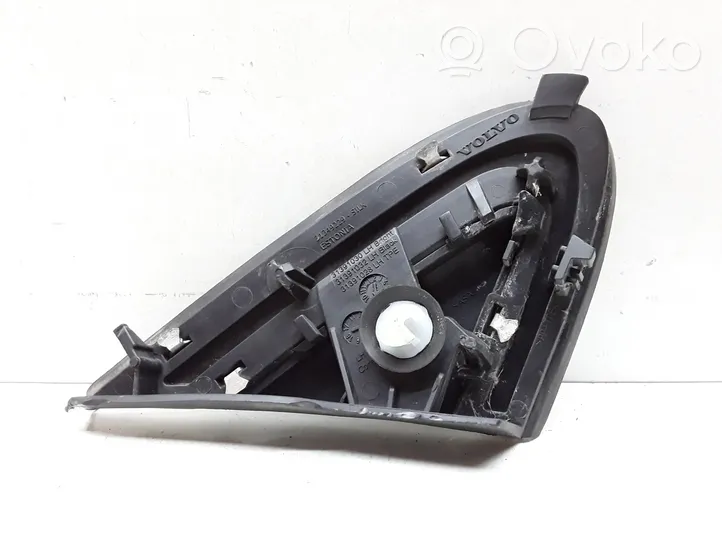 Volvo V40 Moulures des vitres de la porte avant 31349229