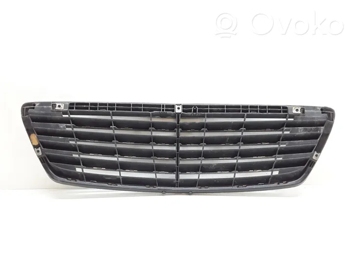 Mercedes-Benz S W220 Maskownica / Grill / Atrapa górna chłodnicy A2208800583