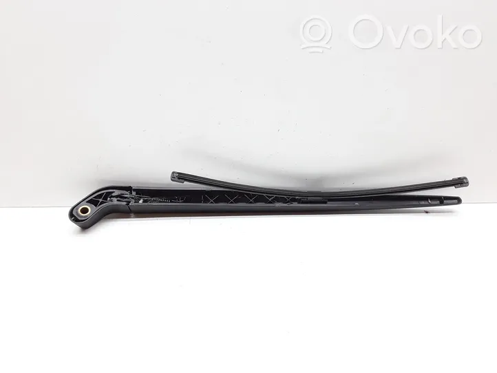 Volvo XC90 Rear wiper blade arm 