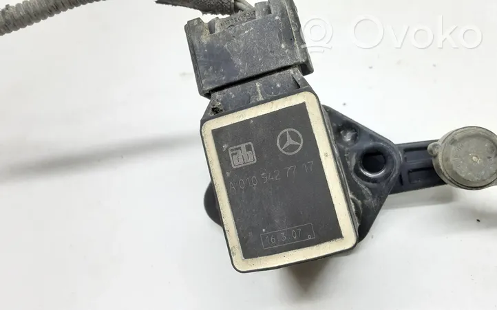 Mercedes-Benz R W251 Czujnik poziomowania świateł osi przedniej A0105427717