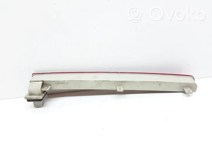 Mercedes-Benz E W211 Luce d’arresto centrale/supplementare A2118200256