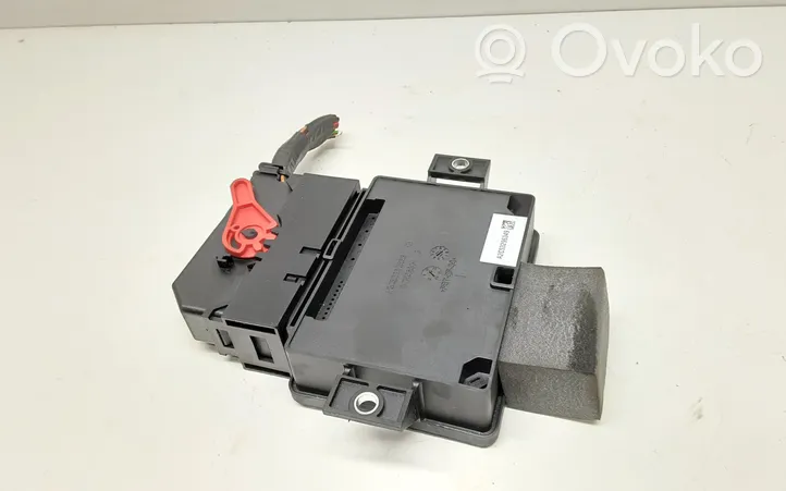 Volvo S60 Hand brake control module 31334872