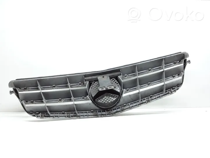 Mercedes-Benz C W204 Grille calandre supérieure de pare-chocs avant A2048800027