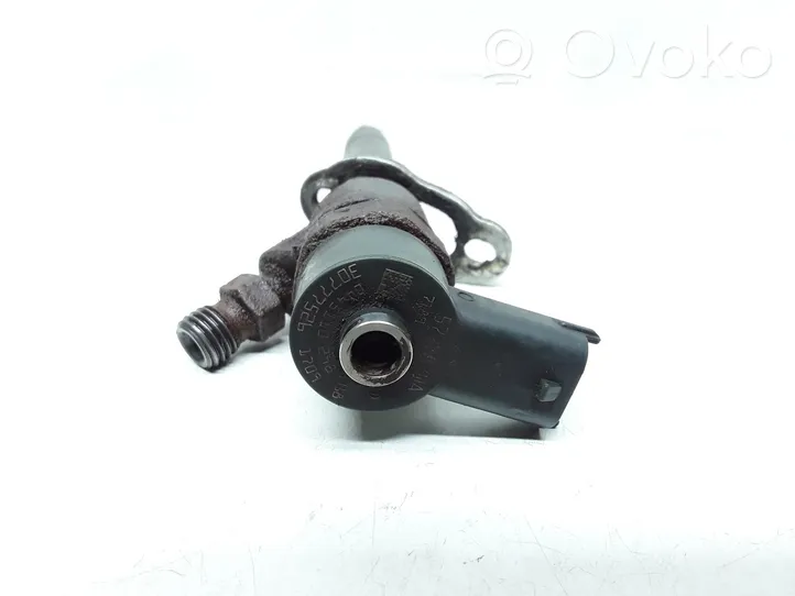 Volvo V70 Injecteur de carburant 30777526