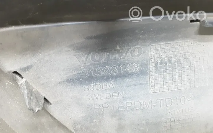 Volvo V60 Moldura inferior del parachoques trasero 31323148