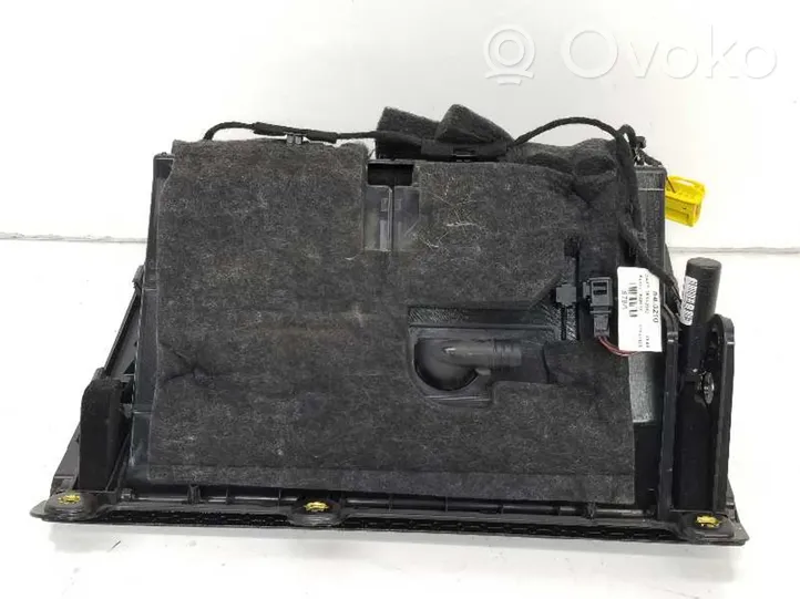 Audi RS Q3 Vano portaoggetti 8U1857035B