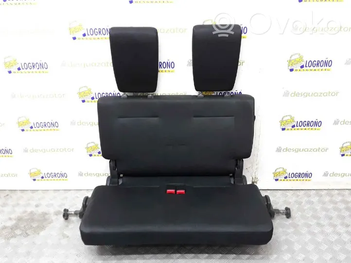 Mitsubishi Montero Fotele / Kanapa / Komplet 