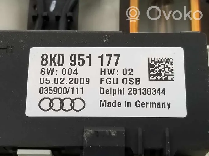 Audi A5 Panel oświetlenia wnętrza kabiny 8K0951177