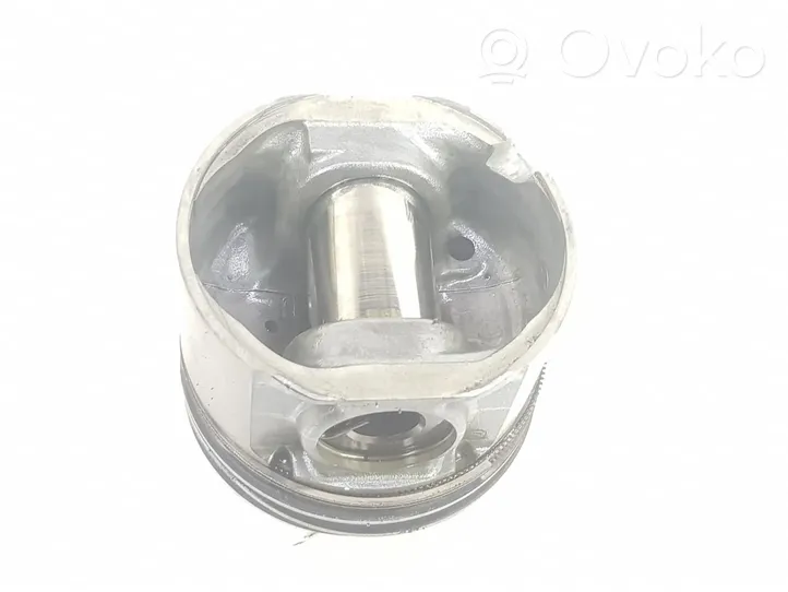 Nissan Patrol Y61 Piston avec bielle 12010VC102