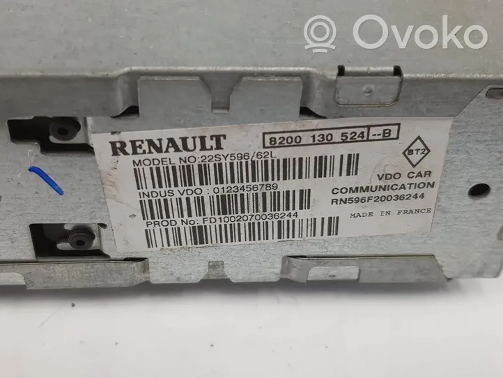 Renault Trafic I Unidad delantera de radio/CD/DVD/GPS 8200130524