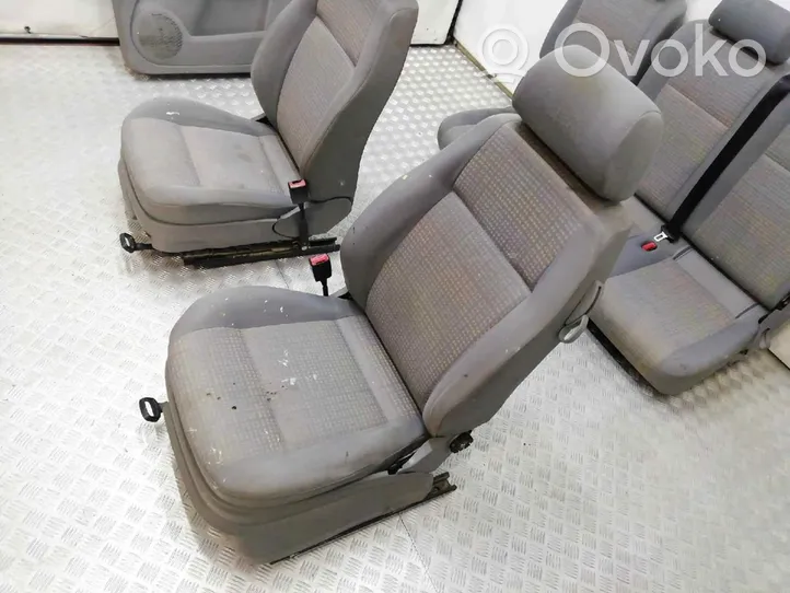 Volkswagen Caddy Seat set 