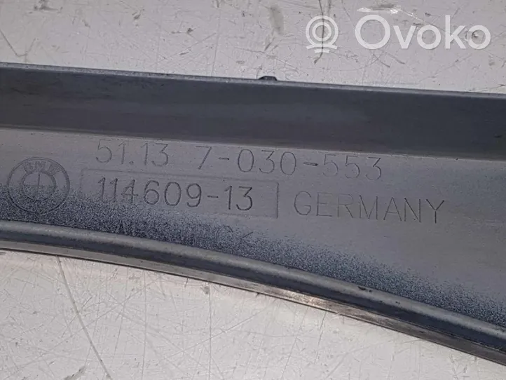 BMW X3 E83 Listwa pod lampę przednią 51137030553