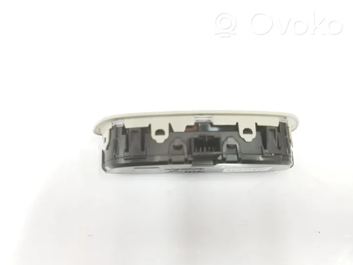 Volvo V40 Rivestimento della console di illuminazione installata sul rivestimento del tetto 39828784