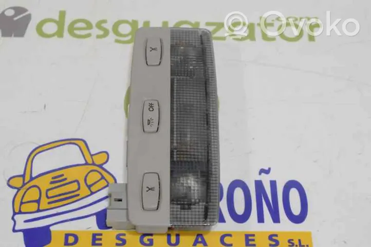 Renault Trafic I Garniture de console d'éclairage de ciel de toit 8200003037