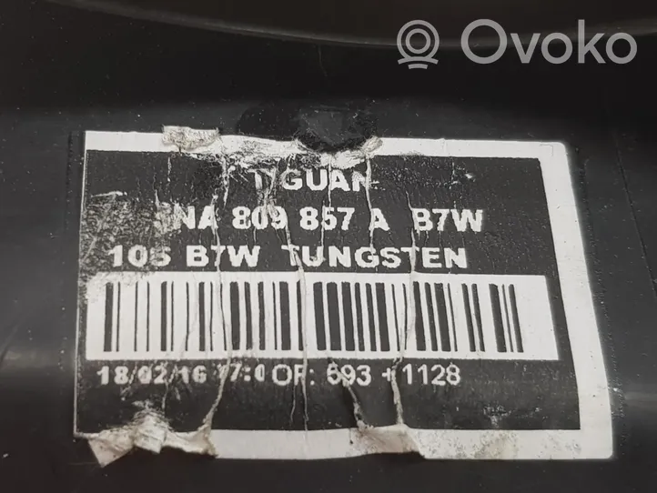 Volkswagen Tiguan Tapa del depósito de combustible 5NA809857A