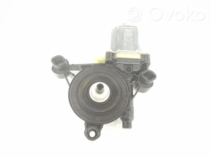 Volkswagen Golf VIII Moteur de lève-vitre de porte avant 5Q0959802A