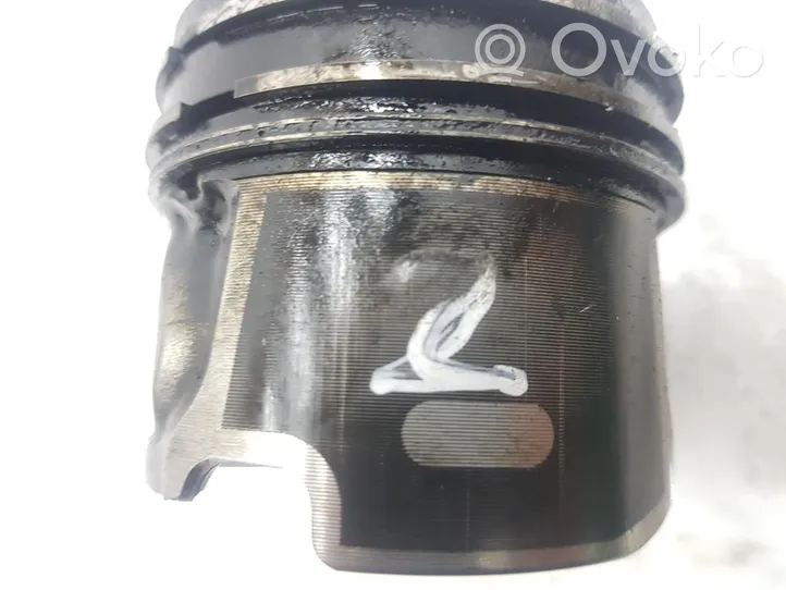 Peugeot Bipper Piston avec bielle 0628N7