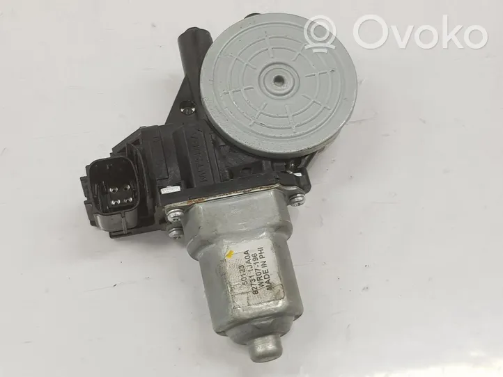 Nissan Navara D23 Galinis varikliukas langų pakėlėjo 827313SB0B