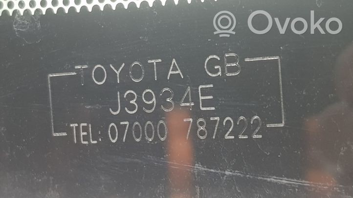 Toyota Land Cruiser (J120) Mažasis "A" galinių durų stiklas 6272060651