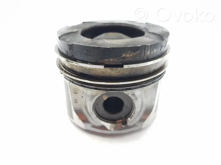 Toyota Avensis T270 Piston avec bielle 131010R070