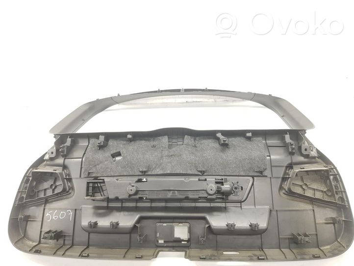 Audi Q3 F3 Muu vararenkaan verhoilun elementti 83F867979A