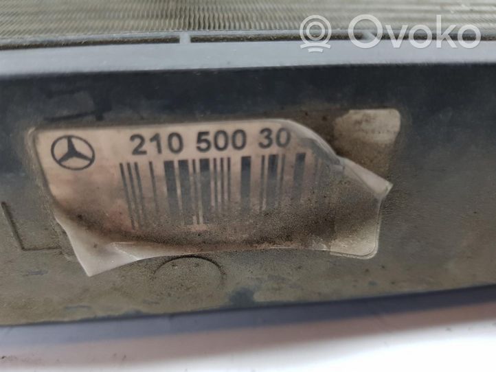 Mercedes-Benz E W210 Jäähdyttimen lauhdutin A2105003003