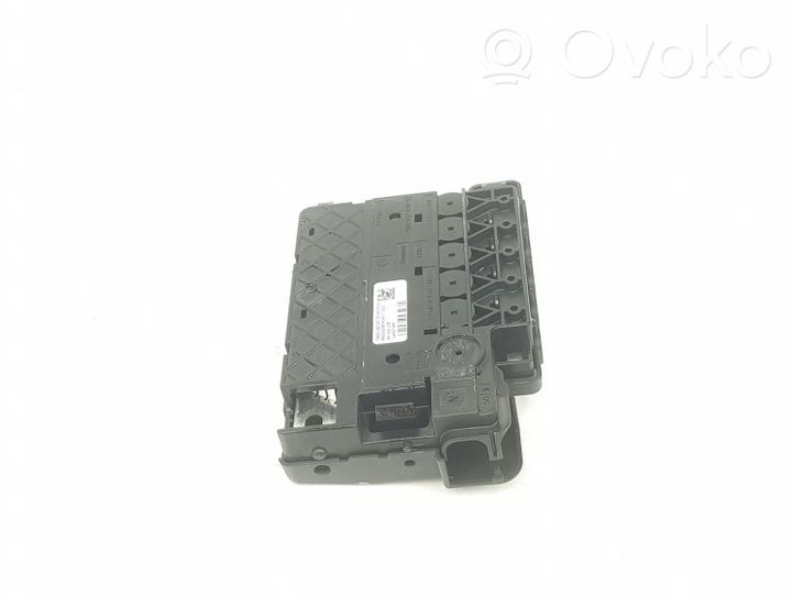 Volkswagen Transporter - Caravelle T6 Module de fusibles 7LA937548