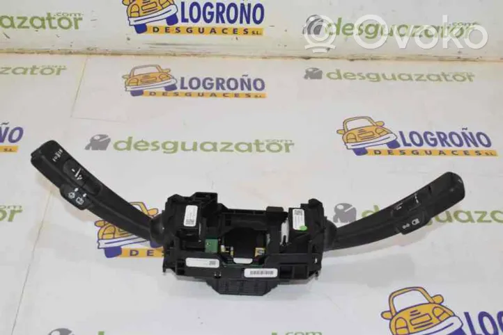 Volvo V40 Pulsanti/interruttori sul volante 31481774