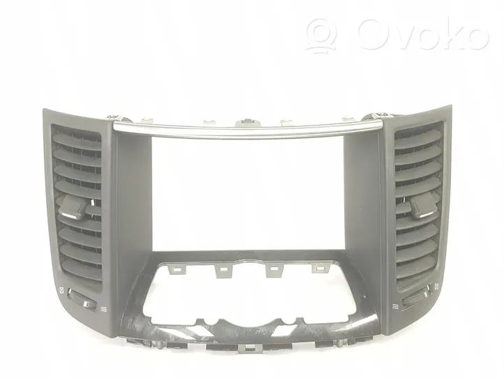 Infiniti FX Grille d'aération centrale 682701CA0B