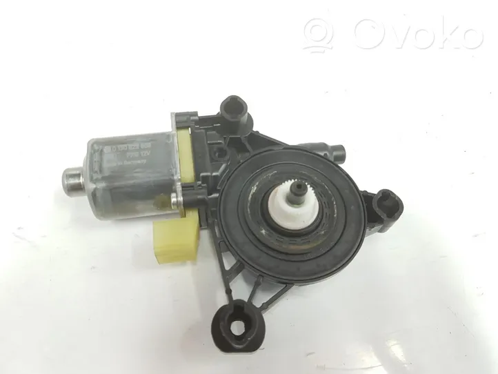 Audi A4 S4 B8 8K Takaoven ikkunan nostomoottori 8W0959812