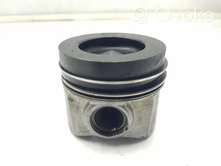 Volkswagen Passat Alltrack Piston avec bielle 04L107065D