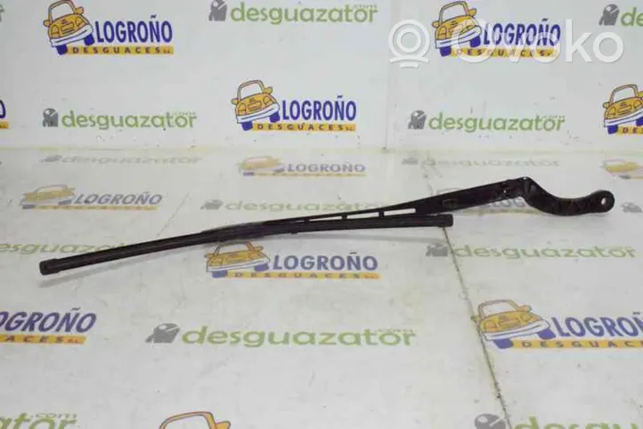 Audi A4 S4 B6 8E 8H Front wiper blade arm 8E2955408C