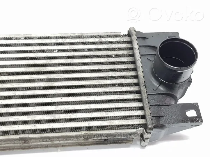 Nissan Interstar Chłodnica powietrza doładowującego / Intercooler 2147000QAA