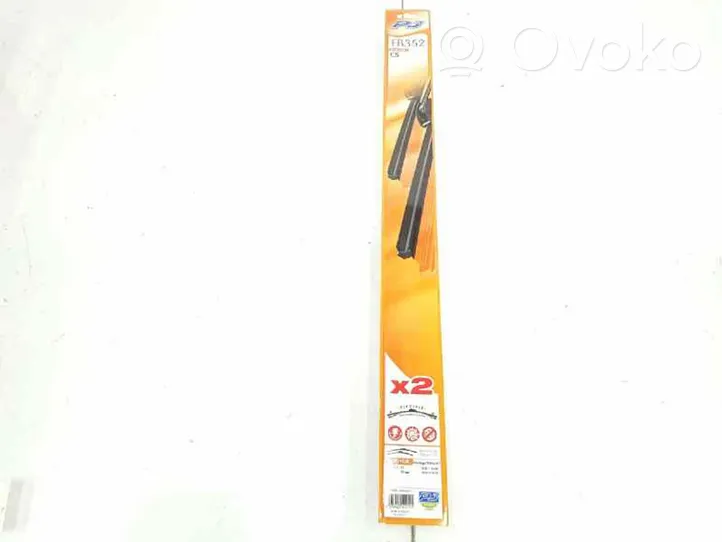 Citroen C5 Windshield/front glass wiper blade FB352