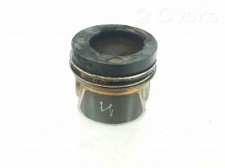 Volkswagen Touran II Piston avec bielle 04L107065A