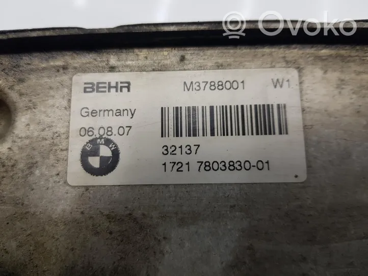 BMW 3 E90 E91 Chłodnica oleju 17217803830